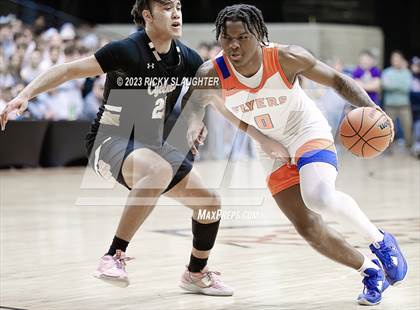 Thumbnail 2 in East St. Louis vs. Sacred Heart-Griffin (IHSA 3A Super Sectional) photogallery.