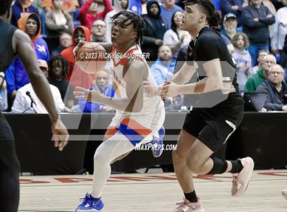 Thumbnail 2 in East St. Louis vs. Sacred Heart-Griffin (IHSA 3A Super Sectional) photogallery.