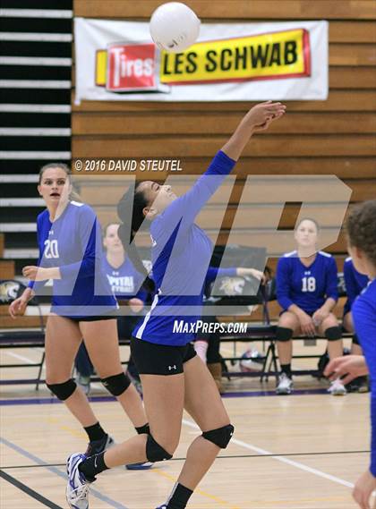 Thumbnail 2 in Bradshaw Christian vs. Capital Christian (CIF SJS D5 Final) photogallery.