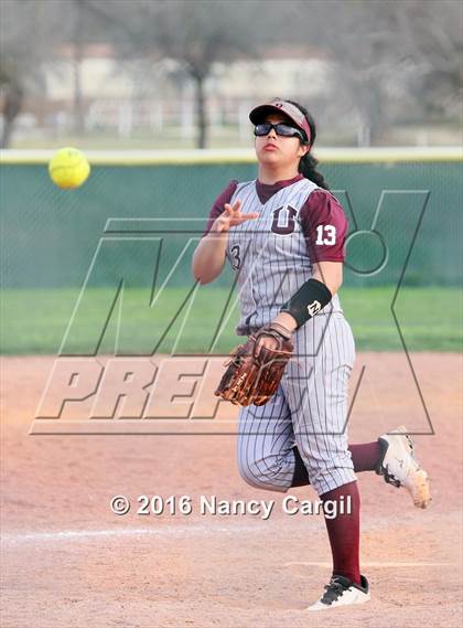 Thumbnail 3 in Laredo LBJ vs. Uvalde (Uvalde Lobo Tournament) photogallery.