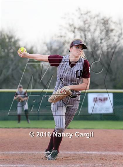 Thumbnail 1 in Laredo LBJ vs. Uvalde (Uvalde Lobo Tournament) photogallery.