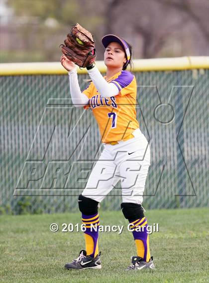 Thumbnail 2 in Laredo LBJ vs. Uvalde (Uvalde Lobo Tournament) photogallery.