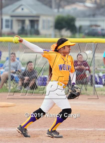 Thumbnail 1 in Laredo LBJ vs. Uvalde (Uvalde Lobo Tournament) photogallery.