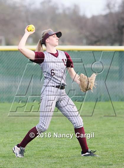 Thumbnail 3 in Laredo LBJ vs. Uvalde (Uvalde Lobo Tournament) photogallery.