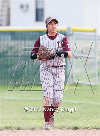 Thumbnail 2 in Laredo LBJ vs. Uvalde (Uvalde Lobo Tournament) photogallery.