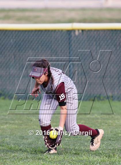 Thumbnail 3 in Laredo LBJ vs. Uvalde (Uvalde Lobo Tournament) photogallery.