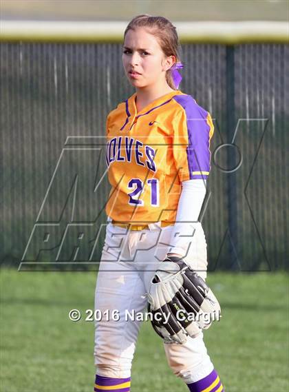 Thumbnail 1 in Laredo LBJ vs. Uvalde (Uvalde Lobo Tournament) photogallery.
