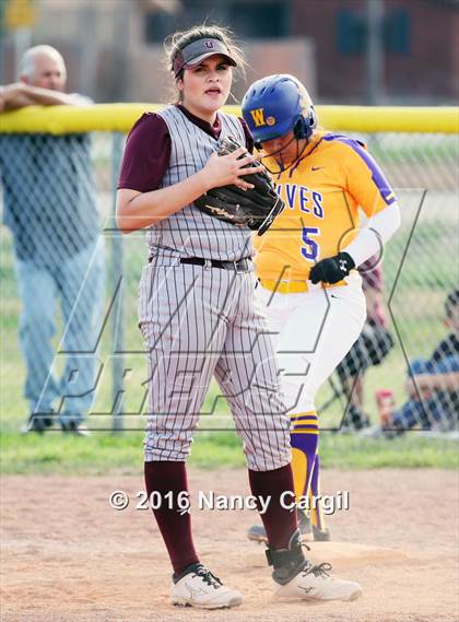 Thumbnail 1 in Laredo LBJ vs. Uvalde (Uvalde Lobo Tournament) photogallery.