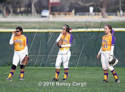 Thumbnail 3 in Laredo LBJ vs. Uvalde (Uvalde Lobo Tournament) photogallery.