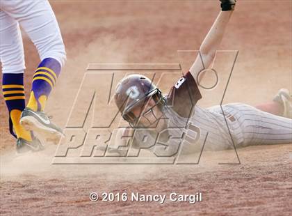 Thumbnail 2 in Laredo LBJ vs. Uvalde (Uvalde Lobo Tournament) photogallery.