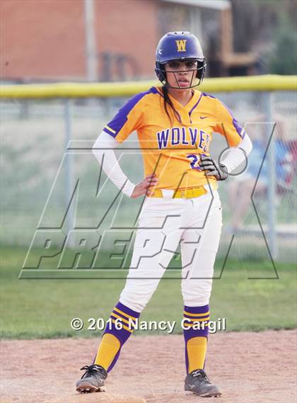 Thumbnail 2 in Laredo LBJ vs. Uvalde (Uvalde Lobo Tournament) photogallery.