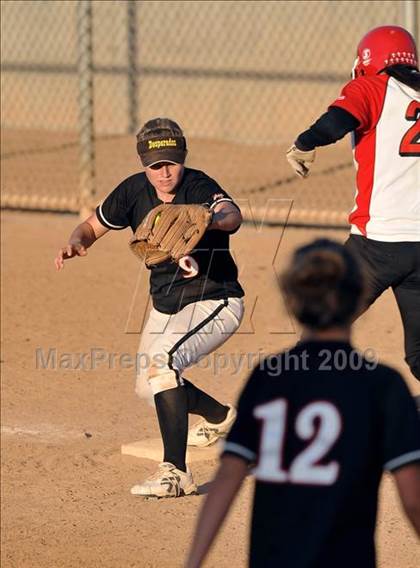 Thumbnail 2 in San Clemente vs. Lutheran (Woodbridge Classic) photogallery.