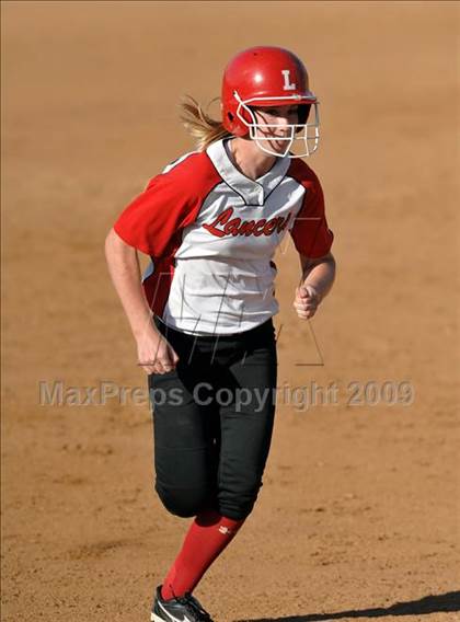 Thumbnail 3 in San Clemente vs. Lutheran (Woodbridge Classic) photogallery.
