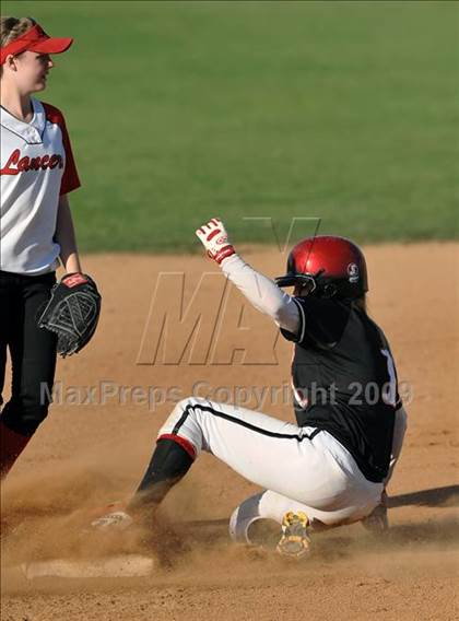 Thumbnail 2 in San Clemente vs. Lutheran (Woodbridge Classic) photogallery.