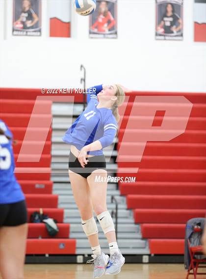 Thumbnail 1 in Utica Eisenhower @ Romeo photogallery.