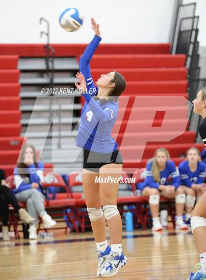 Thumbnail 3 in Utica Eisenhower @ Romeo photogallery.