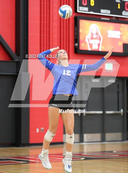 Thumbnail 1 in Utica Eisenhower @ Romeo photogallery.