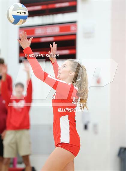 Thumbnail 2 in Utica Eisenhower @ Romeo photogallery.