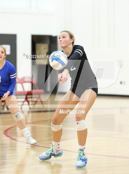 Thumbnail 2 in Utica Eisenhower @ Romeo photogallery.