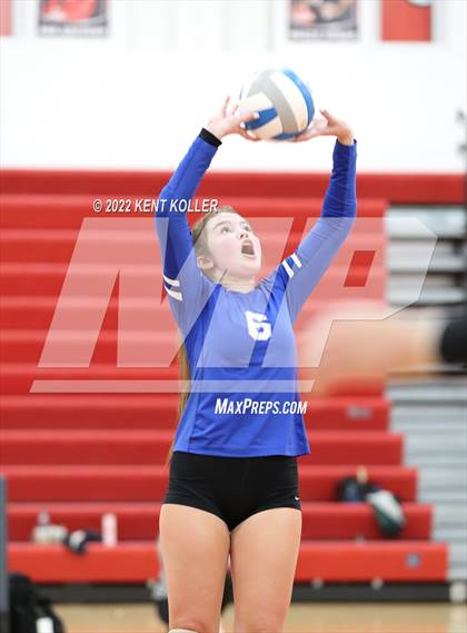 Thumbnail 2 in Utica Eisenhower @ Romeo photogallery.
