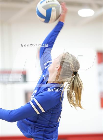 Thumbnail 3 in Utica Eisenhower @ Romeo photogallery.