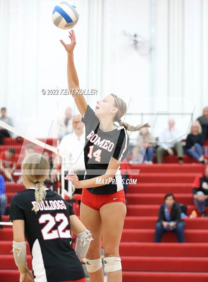 Thumbnail 3 in Utica Eisenhower @ Romeo photogallery.