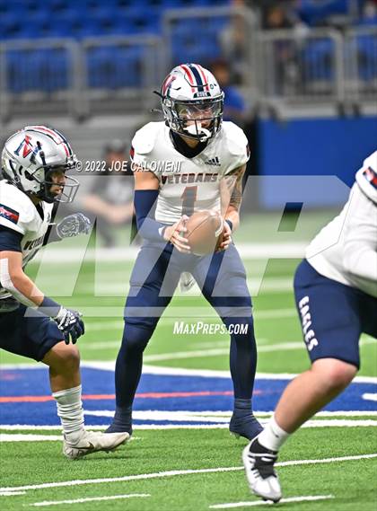 Thumbnail 2 in Corpus Christi Veterans Memorial vs College Station (UIL 5A Regional Semifinal) photogallery.