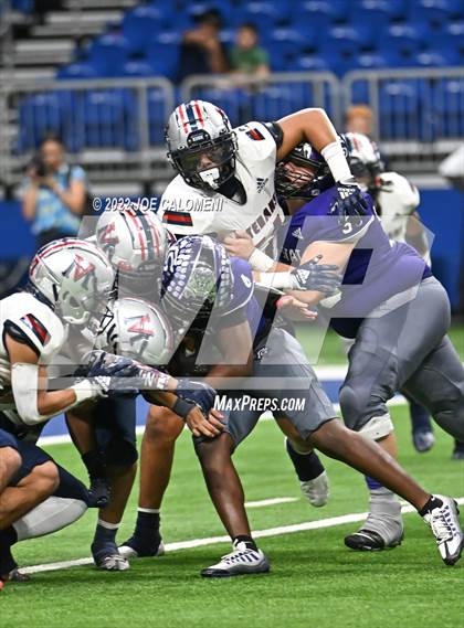 Thumbnail 2 in Corpus Christi Veterans Memorial vs College Station (UIL 5A Regional Semifinal) photogallery.
