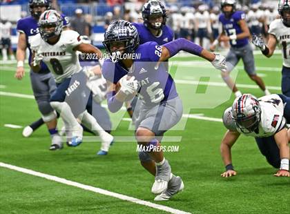 Thumbnail 2 in Corpus Christi Veterans Memorial vs College Station (UIL 5A Regional Semifinal) photogallery.