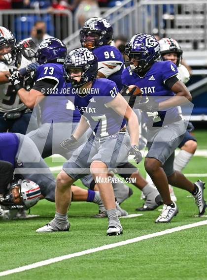 Thumbnail 1 in Corpus Christi Veterans Memorial vs College Station (UIL 5A Regional Semifinal) photogallery.