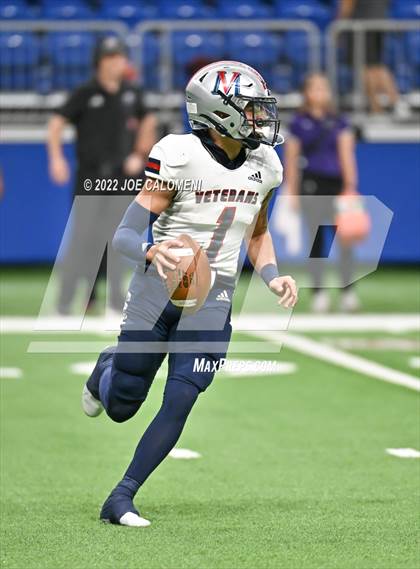 Thumbnail 2 in Corpus Christi Veterans Memorial vs College Station (UIL 5A Regional Semifinal) photogallery.