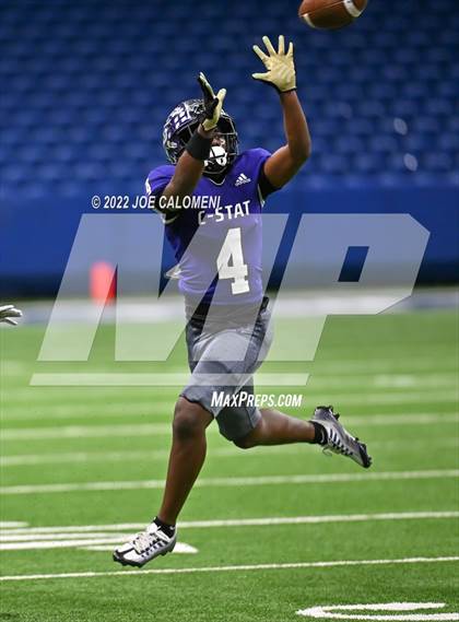 Thumbnail 2 in Corpus Christi Veterans Memorial vs College Station (UIL 5A Regional Semifinal) photogallery.