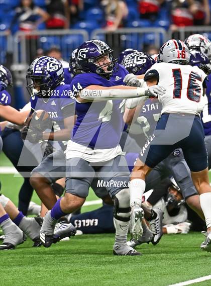 Thumbnail 1 in Corpus Christi Veterans Memorial vs College Station (UIL 5A Regional Semifinal) photogallery.