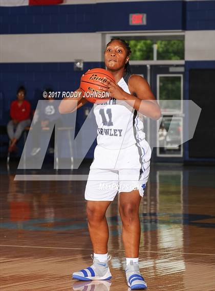 Thumbnail 2 in North Crowley vs. North Shore (McDonald's Texas Invitational) photogallery.