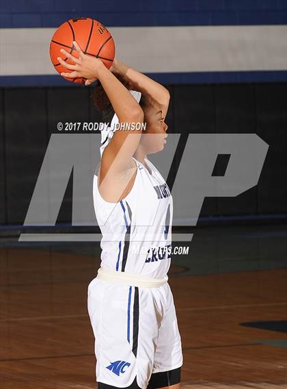 Thumbnail 2 in North Crowley vs. North Shore (McDonald's Texas Invitational) photogallery.