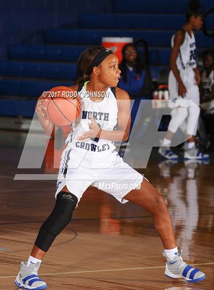 Thumbnail 3 in North Crowley vs. North Shore (McDonald's Texas Invitational) photogallery.
