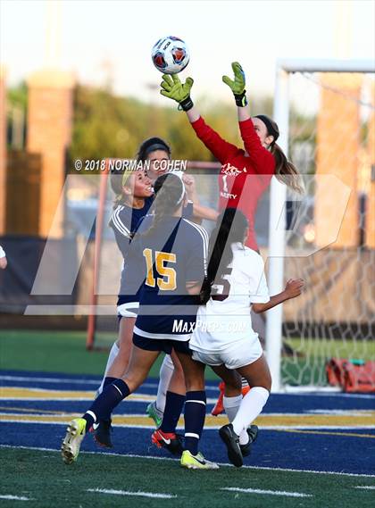 Thumbnail 1 in Loyola Academy vs. Glenbrook South (IHSA 3A Sectional Semifinal) photogallery.