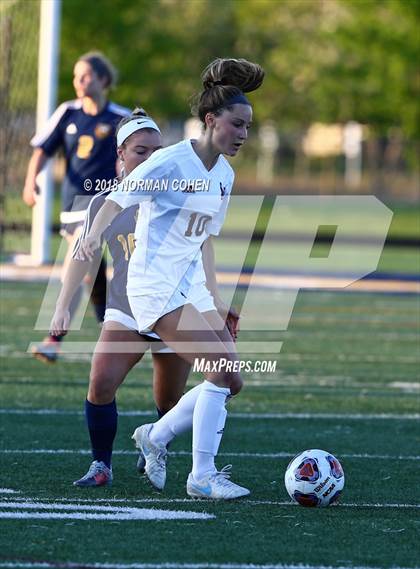 Thumbnail 3 in Loyola Academy vs. Glenbrook South (IHSA 3A Sectional Semifinal) photogallery.