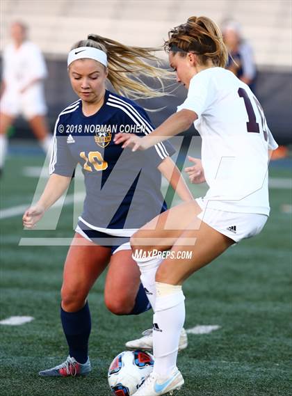 Thumbnail 2 in Loyola Academy vs. Glenbrook South (IHSA 3A Sectional Semifinal) photogallery.