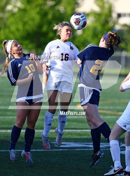 Thumbnail 3 in Loyola Academy vs. Glenbrook South (IHSA 3A Sectional Semifinal) photogallery.