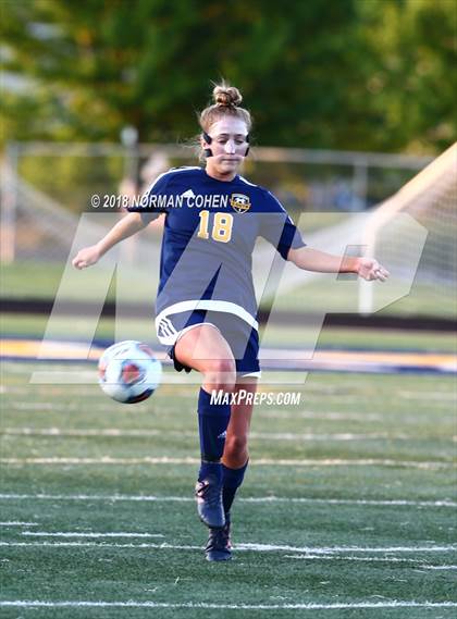 Thumbnail 3 in Loyola Academy vs. Glenbrook South (IHSA 3A Sectional Semifinal) photogallery.