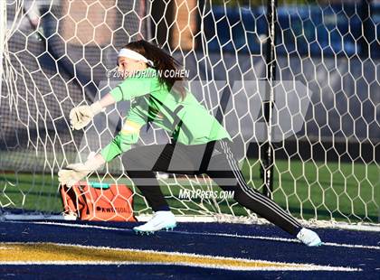 Thumbnail 2 in Loyola Academy vs. Glenbrook South (IHSA 3A Sectional Semifinal) photogallery.