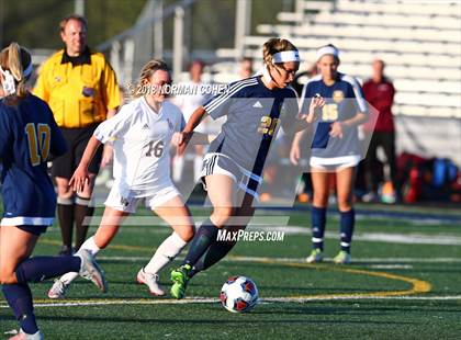 Thumbnail 2 in Loyola Academy vs. Glenbrook South (IHSA 3A Sectional Semifinal) photogallery.