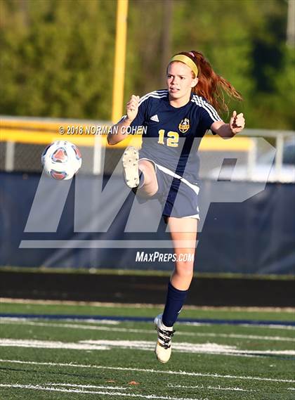 Thumbnail 2 in Loyola Academy vs. Glenbrook South (IHSA 3A Sectional Semifinal) photogallery.