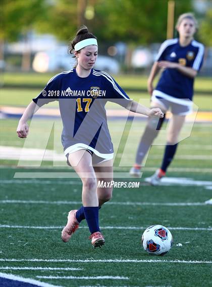 Thumbnail 2 in Loyola Academy vs. Glenbrook South (IHSA 3A Sectional Semifinal) photogallery.