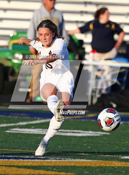 Thumbnail 2 in Loyola Academy vs. Glenbrook South (IHSA 3A Sectional Semifinal) photogallery.