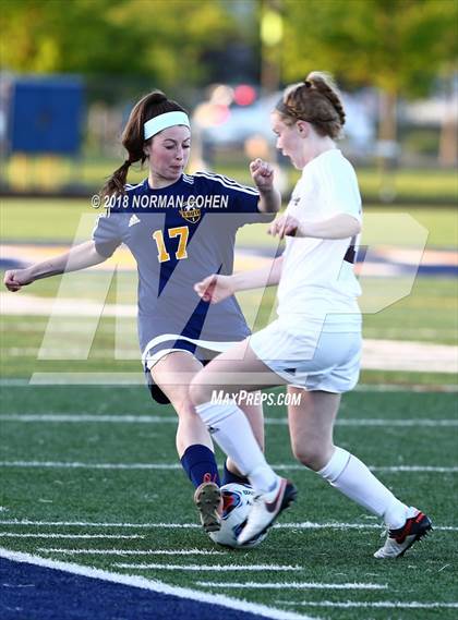 Thumbnail 3 in Loyola Academy vs. Glenbrook South (IHSA 3A Sectional Semifinal) photogallery.