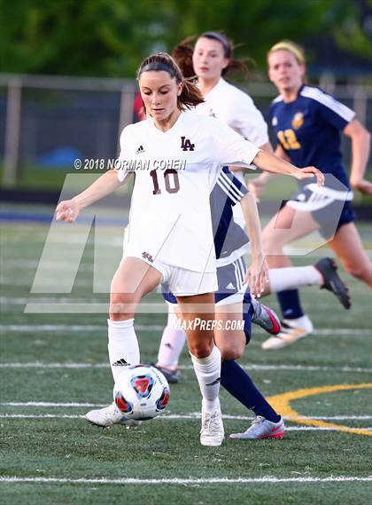 Thumbnail 3 in Loyola Academy vs. Glenbrook South (IHSA 3A Sectional Semifinal) photogallery.