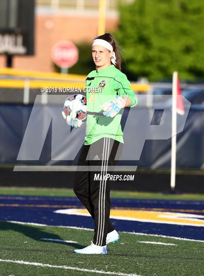 Thumbnail 3 in Loyola Academy vs. Glenbrook South (IHSA 3A Sectional Semifinal) photogallery.