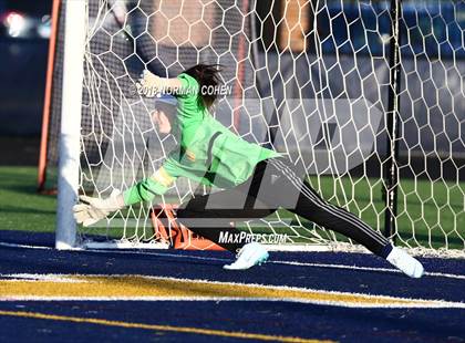 Thumbnail 3 in Loyola Academy vs. Glenbrook South (IHSA 3A Sectional Semifinal) photogallery.
